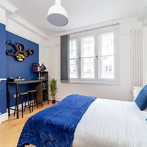 Cannon Street Apartment